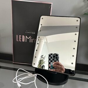 Without Contrast LED Mirror – Dimmable | USB & Battery – Storage Tray - NEW